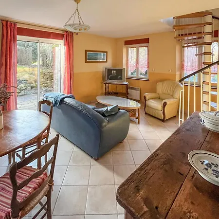 בית נופש 2 Bedroom Cozy In *