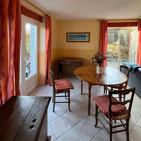 2 Bedroom Cozy In *