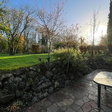 בית נופש 2 Bedroom Cozy In