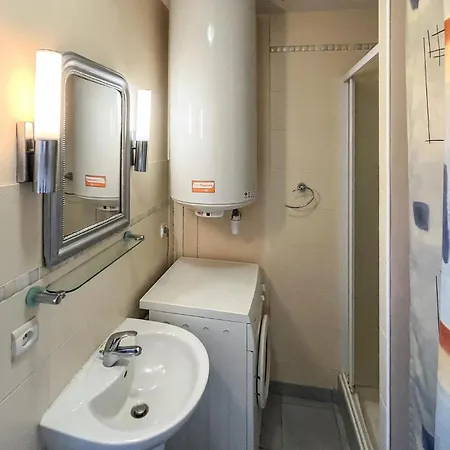 2 Bedroom Cozy In * Heugueville-sur-Sienne